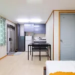 Jj\'S House