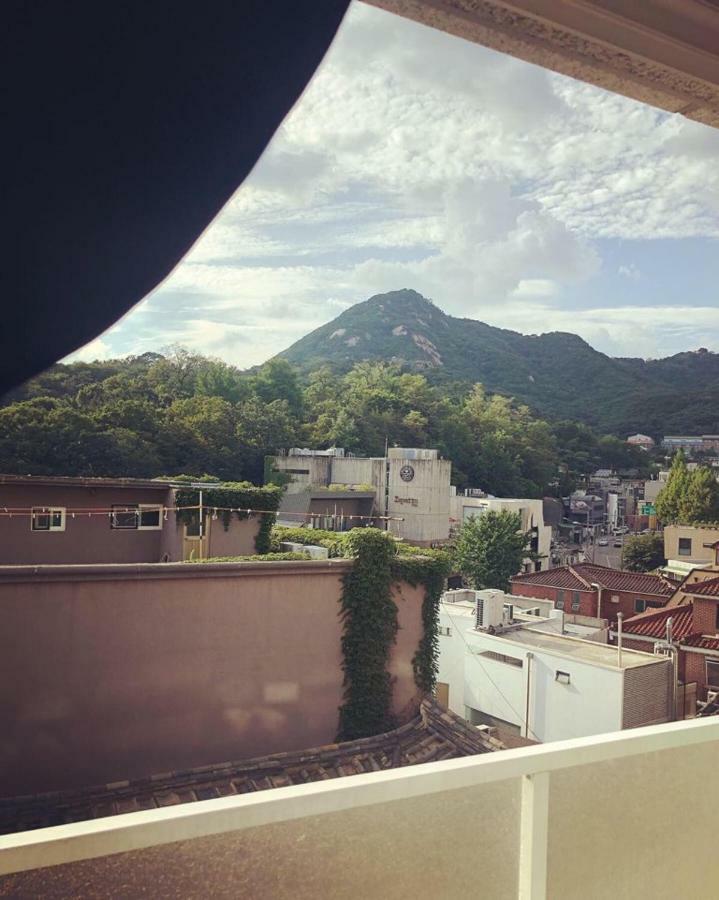 Jj's House *